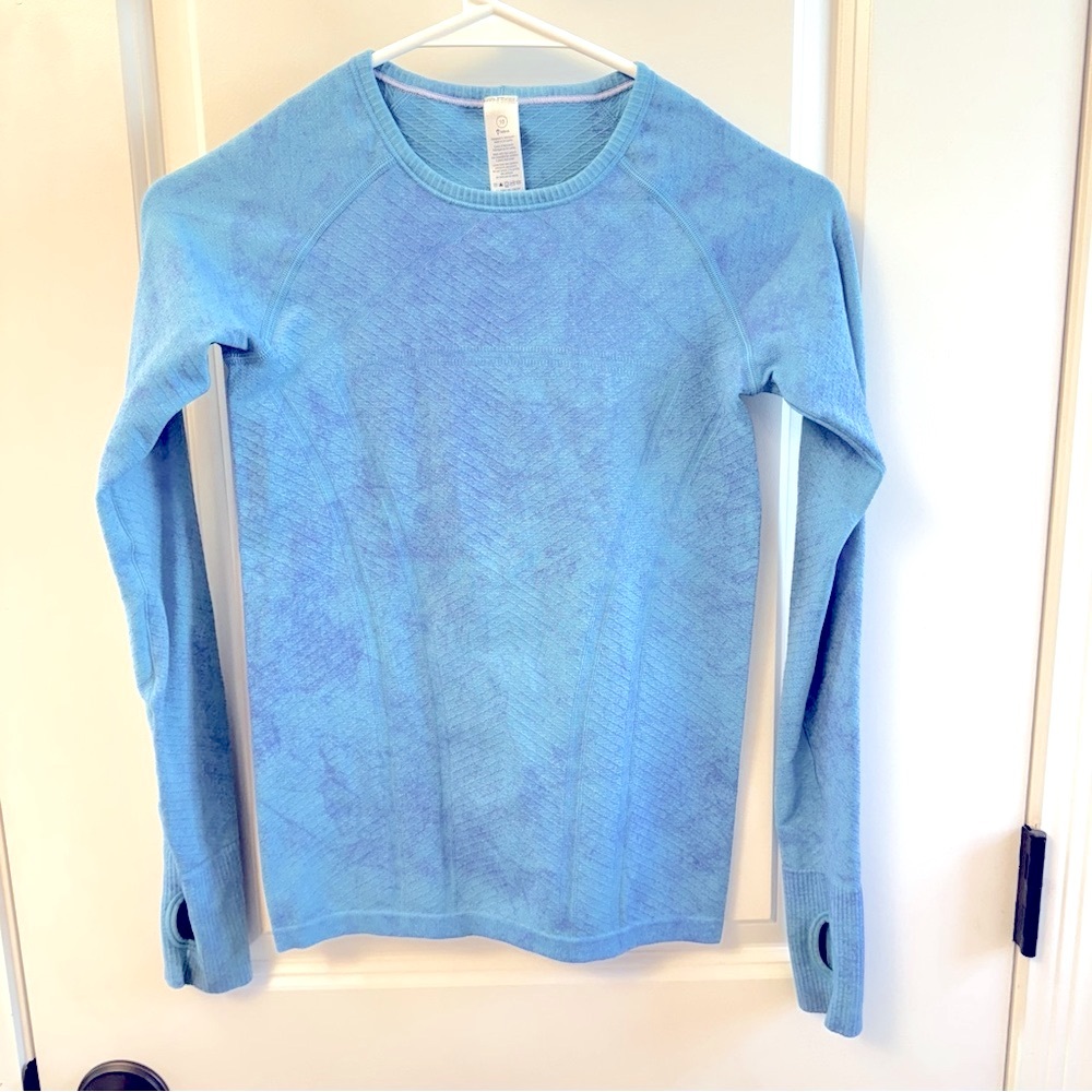 Ivivva by Lululemon girls size 10 blue marbled long sleeved shirt